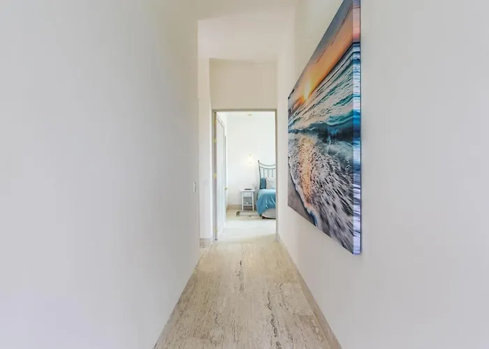 Villa Luxurious Spacious Annd Private Steps Frm *