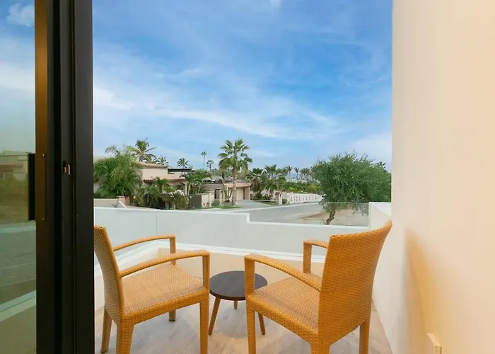 Villa Luxurious Spacious Annd Private Steps Frm